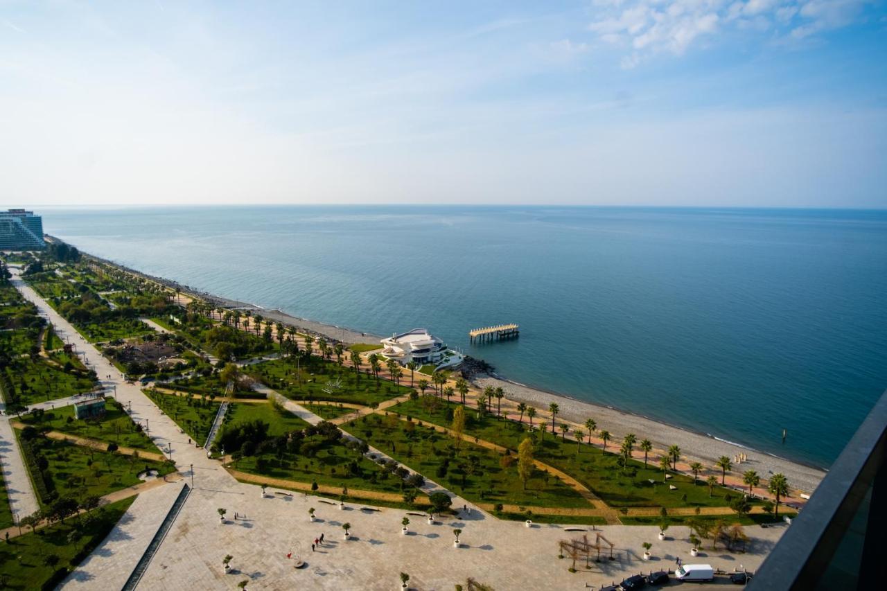 Beach Tower By G-Point Batumi Exterior photo